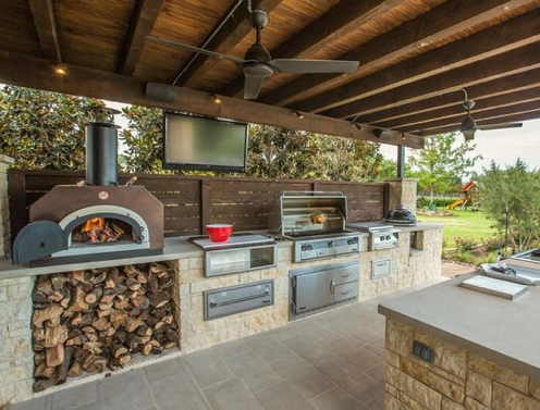 Outdoor Kitchen